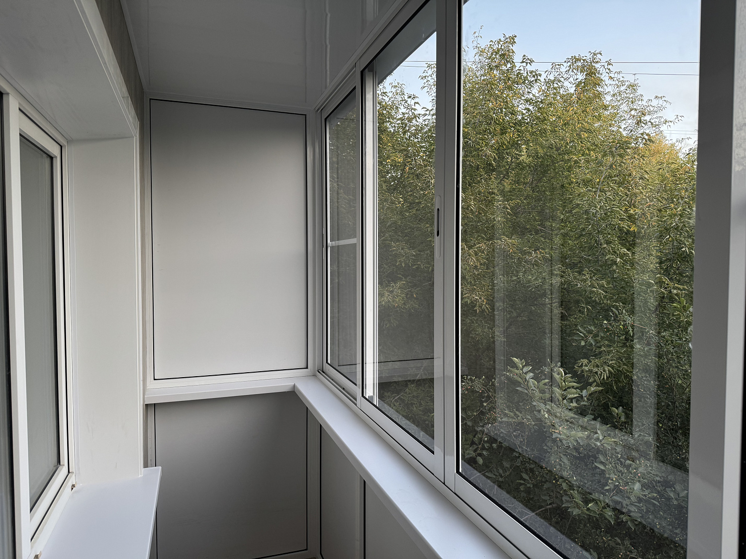 Остекление балкона под ключ 94-105