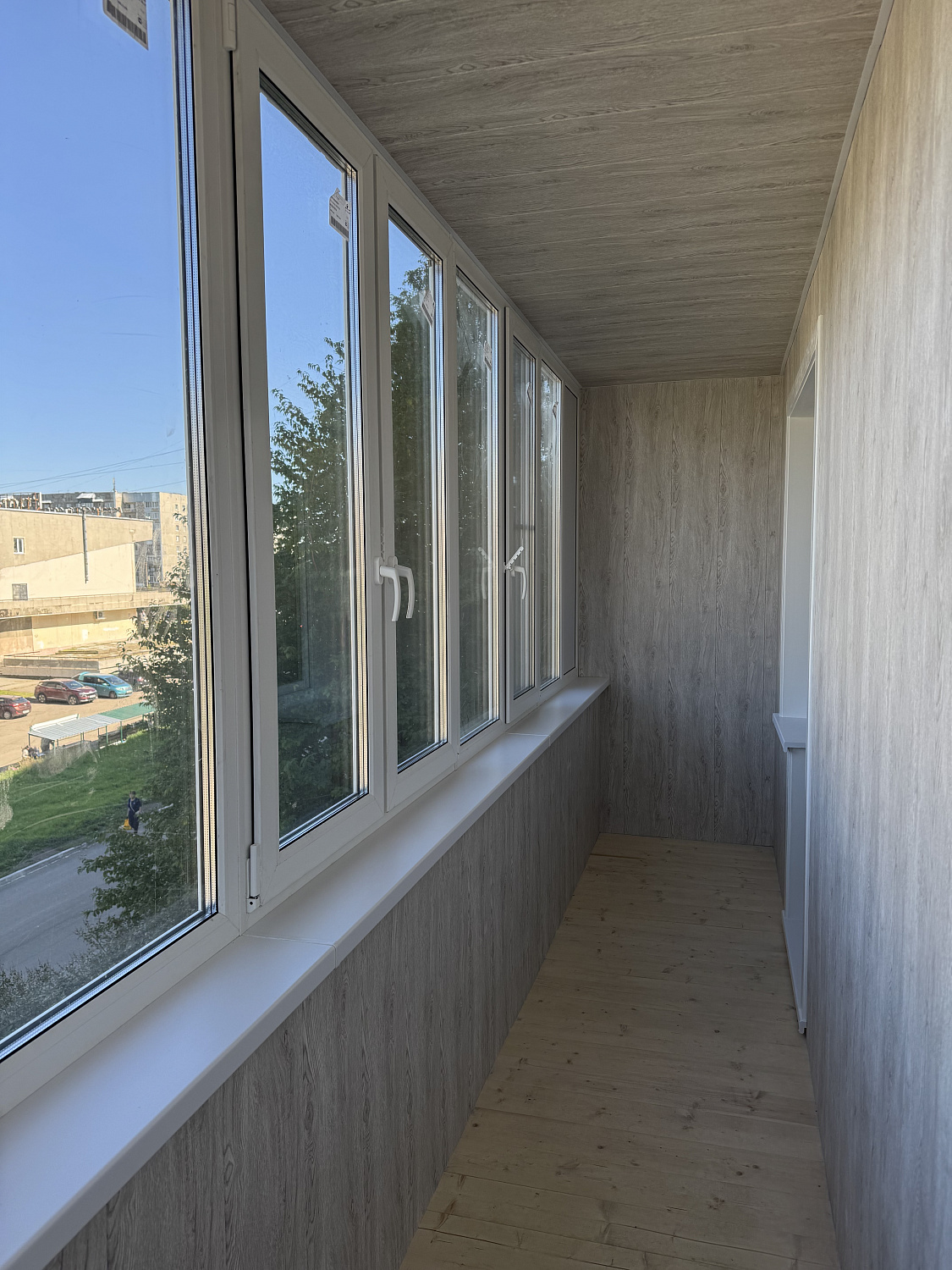 Остекление балкона с утеплением в 12А мкр, дом 2 